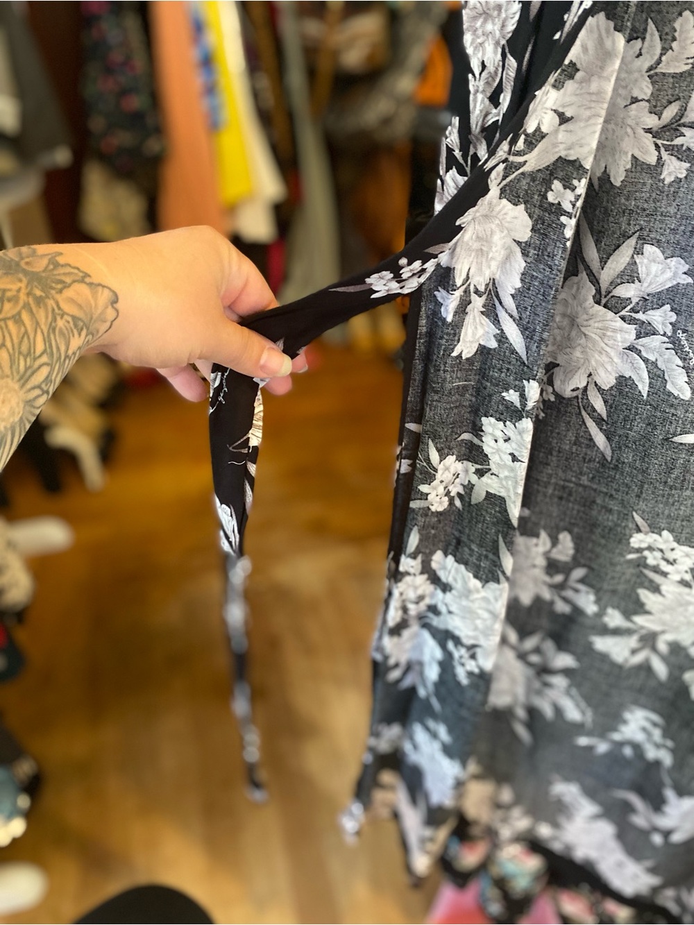 Black Floral Open Front Kimono - Picture 5 of 7